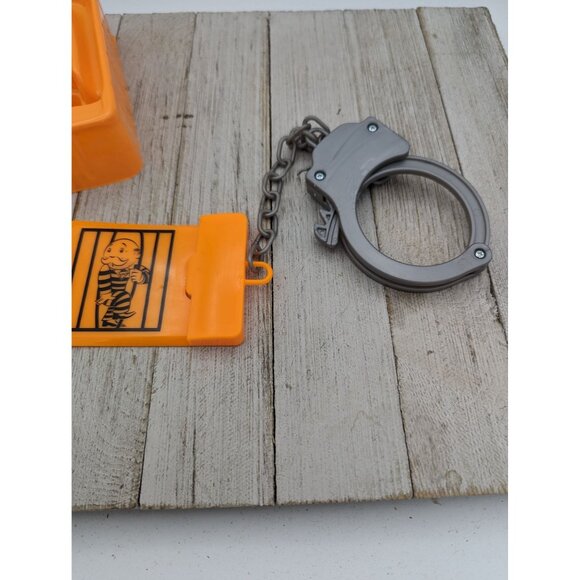 Monopoly Cheaters Edition Plastic Handcuff Unit 2017 Replacement Pieces - Picture 2 of 5